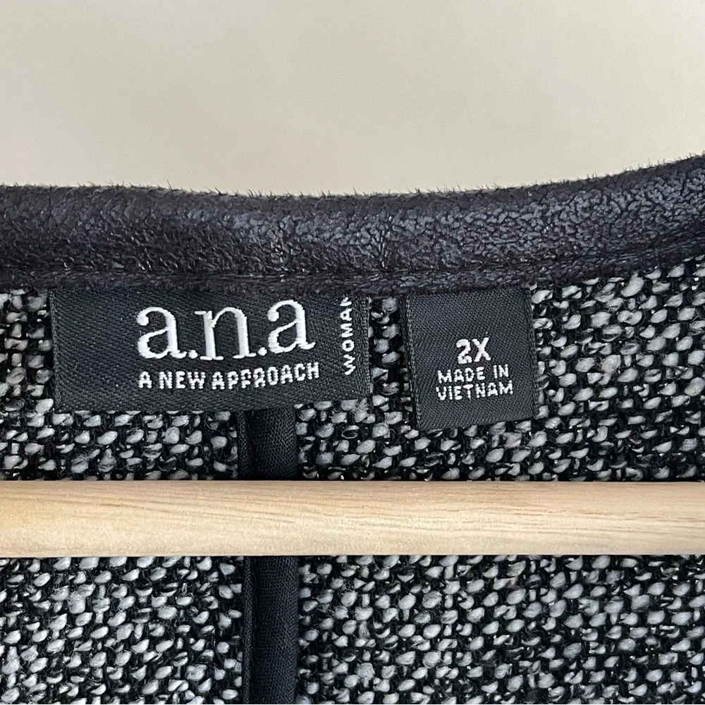 a.n.a. Boucle Tweed Faux Leather Open Front Cropped Jacket Black and Gray - 2X